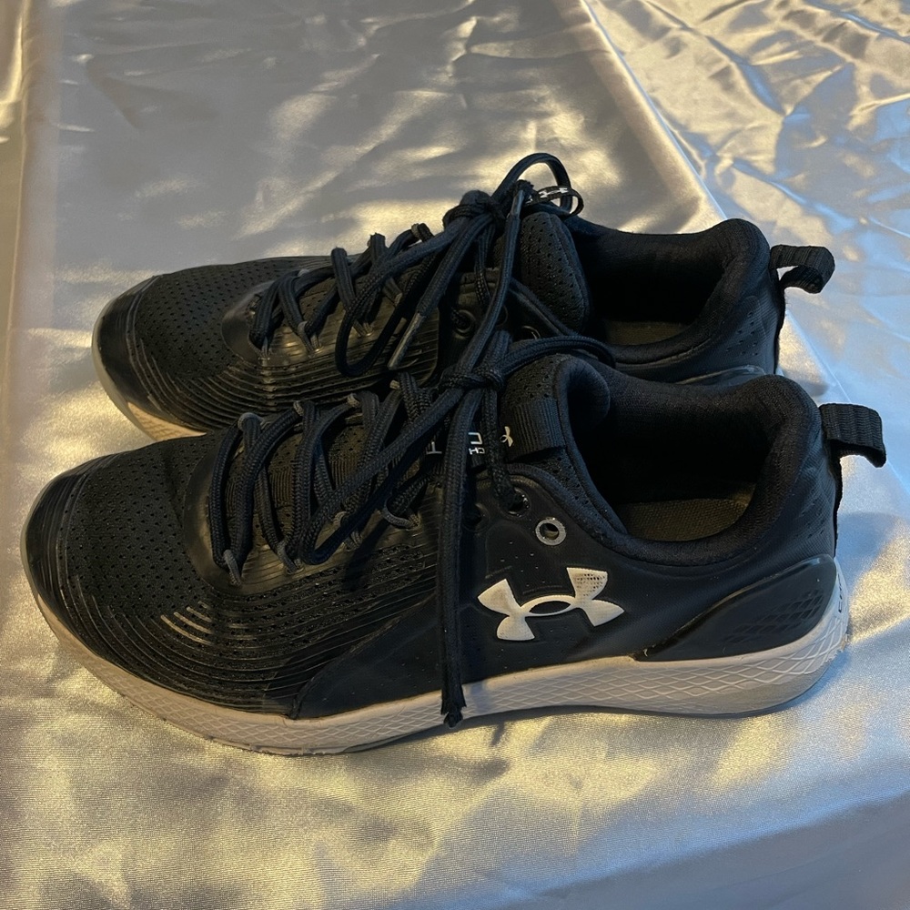 Black Under Armour Athletic Shoes Men’s size 8